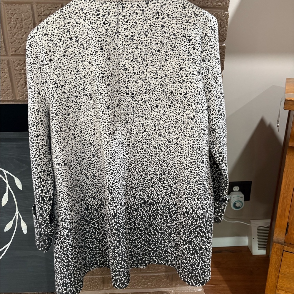 Ali Miles Monochrome Speckled asymmetrical 3/4 length cuff sleeve Blazer - Picture 3 of 9